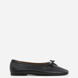 Blaise ballerinat, Black