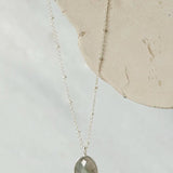 Adoration Labradorite kaulakoru, Silver Plated