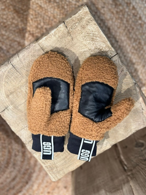 UGG Fluff käsineet, chestnut